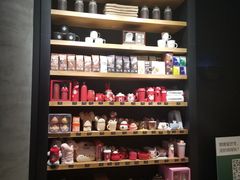 零售区-星巴克臻选(郑州国贸360广场店)