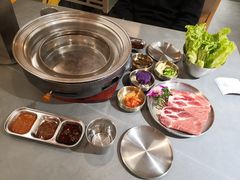 -围炉肉舍丹东海鲜烤肉·烤活鳗(步行街店)