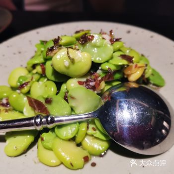 一家上海小资格调的川菜馆 这家店地理位置就在牛市口地