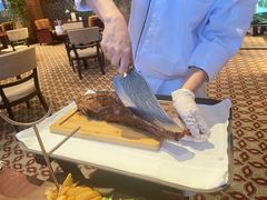 -香格里拉鱼跃地中海西餐厅·牛排披萨