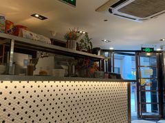-新大咀港式茶餐厅(宝山万达店)