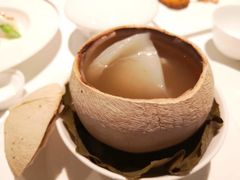 椰皇花胶炖鸡-天龙轩(香港丽思卡尔顿酒店)