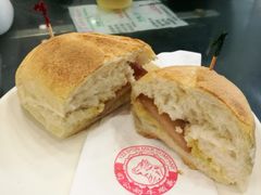 猪扒包-义顺牛奶公司(庇利金街店)