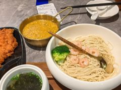 -莱莱小笼·乔艾
