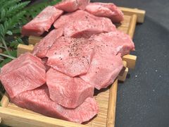 -铭牛烧肉·和牛海鲜自助(高新月牙湖店)