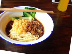 招牌豌杂面-东三里屯豌杂面