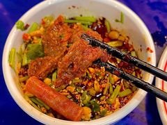 -牛华周记麻辣烫起源店