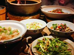-吃饭皇帝大土家民族菜(荟聚店)