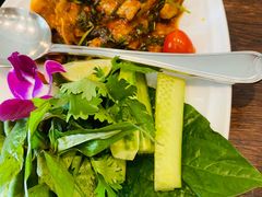 -Chom Cafe and Restaurant