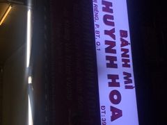 -Bánh Mì Huynh Hoa
