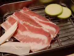 -蚂蚁洞·烤肉大营地(上海静安大悦城店)