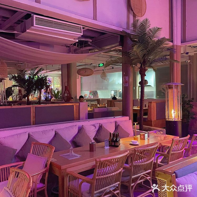 成都探店｜氛围十足的音乐餐吧🎶过来小酌几杯🍸