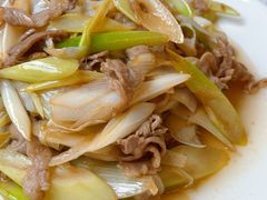 葱爆羊肉-那达慕蒙古风味酒楼