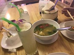 -J Daeng Seafood