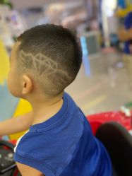 -爆米花儿童美发乐园