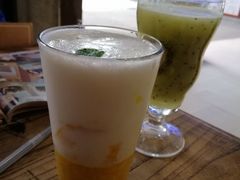 草莓芒果思慕雪-漫咖啡(沙龙汇店)