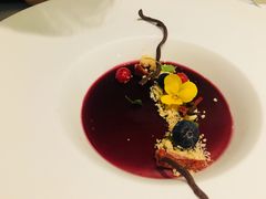 茉莉花奶冻配洛神花啫喱、低温风干草莓、巧克力树枝-蝶舍·MAISON PAPILLON