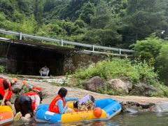 -安吉龙王山峡谷漂流