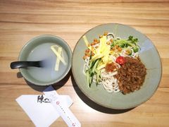 瑶柱卤肉干拌面-陳八两面家(滨江天街店)