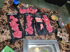 -牛里牛气· 榴莲海鲜鲜牛肉自助火锅·烤肉(横岗店)