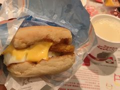 芝蛋脆雞堡-麦当劳(伦敦人店)