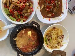 -独一佳老胡湘菜馆(矿山路店)