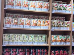 -名创优品(广州萝岗万达广场店)