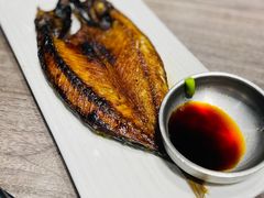 酥脆的煎青鱼-全州豆芽汤饭