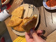 特色烤饼拼盘-肖四女乐山跷脚牛肉(世博源店)