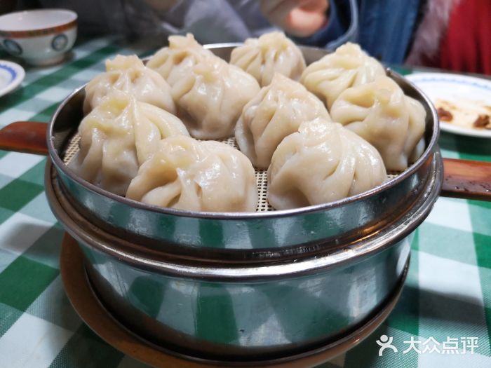 塔林蒙古小馆羊肉沙葱包子图片