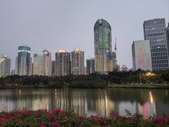 -万绿园