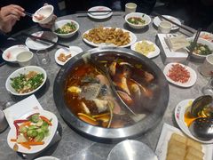 -忘情水鱼头·鲜鱼火锅(滨江中路店)