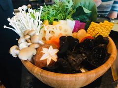 -湊湊火锅·茶憩(新中关购物中心店)