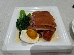 乳猪三宝饭-香港新发烧腊茶餐厅(书城店)