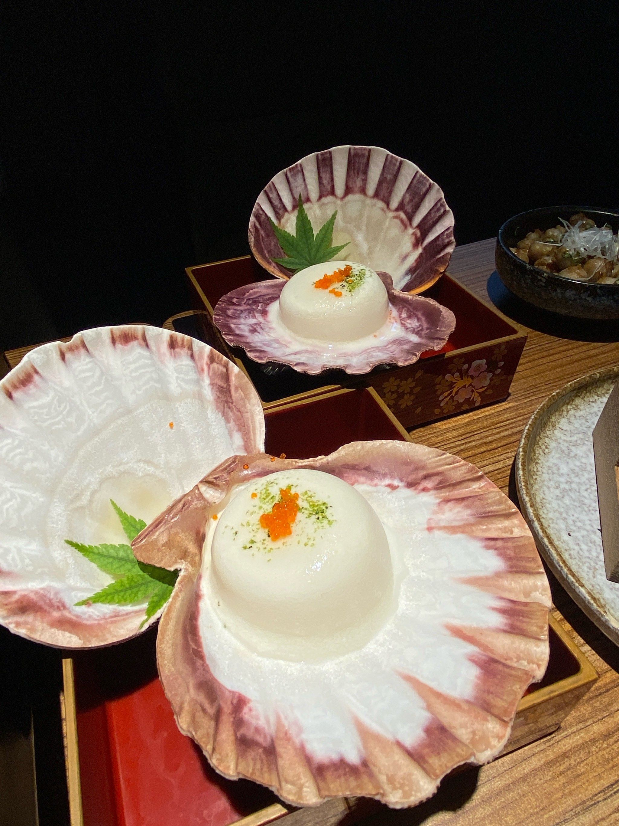 约会
鳗鱼taco
每个taco都有脆脆的紫菜包裹
照烧鳗鱼好好吃