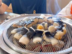 -围炉肉舍•炭烤活鳗•丹东海鲜烤肉(步行街店)