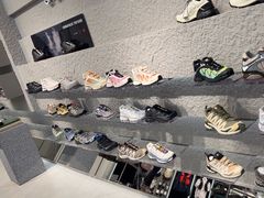 -SALOMON萨洛蒙(青岛海信店)