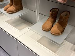 -UGG(燕莎奥特莱斯购物中心店)