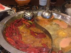 -巴国妹子毛肚火锅(蓝光悦城店)