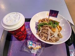 滑蛋肥牛饭-彗星餐厅(香港迪士尼乐园)