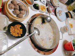 -洪氏嗨捞·猪肚鸡火锅(阳光天地店)