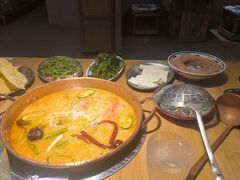 -洱火云南酸菜牛肉火锅(石景山当代商城店)