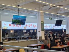 -同济大学本部学苑饮食广场