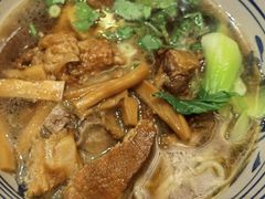 浓汤软骨面-头壹号 大油条·老长沙盖码饭(北辰店)