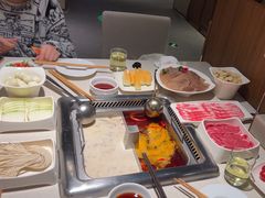 -海底捞火锅鲜切牛肉主题店(长寿路店)
