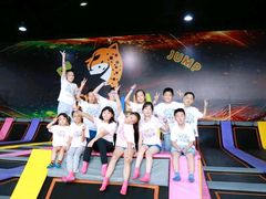 -嘿哟动霸CHUA·新潮玩运动娱乐中心·蹦床滑冰团建乐园