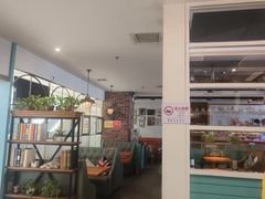 -豪客嘉族·麦尼顿西餐厅(乐福天下店)