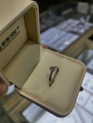 -威德钻石-克拉钻大本营(南京东路店)