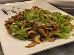 -蔼若春.传承三十年云南菜(金碧公园店)