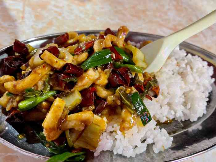 夜夜香特色板筋盖饭-"来贵阳的第二站97打卡夜夜香特色板筋盖.